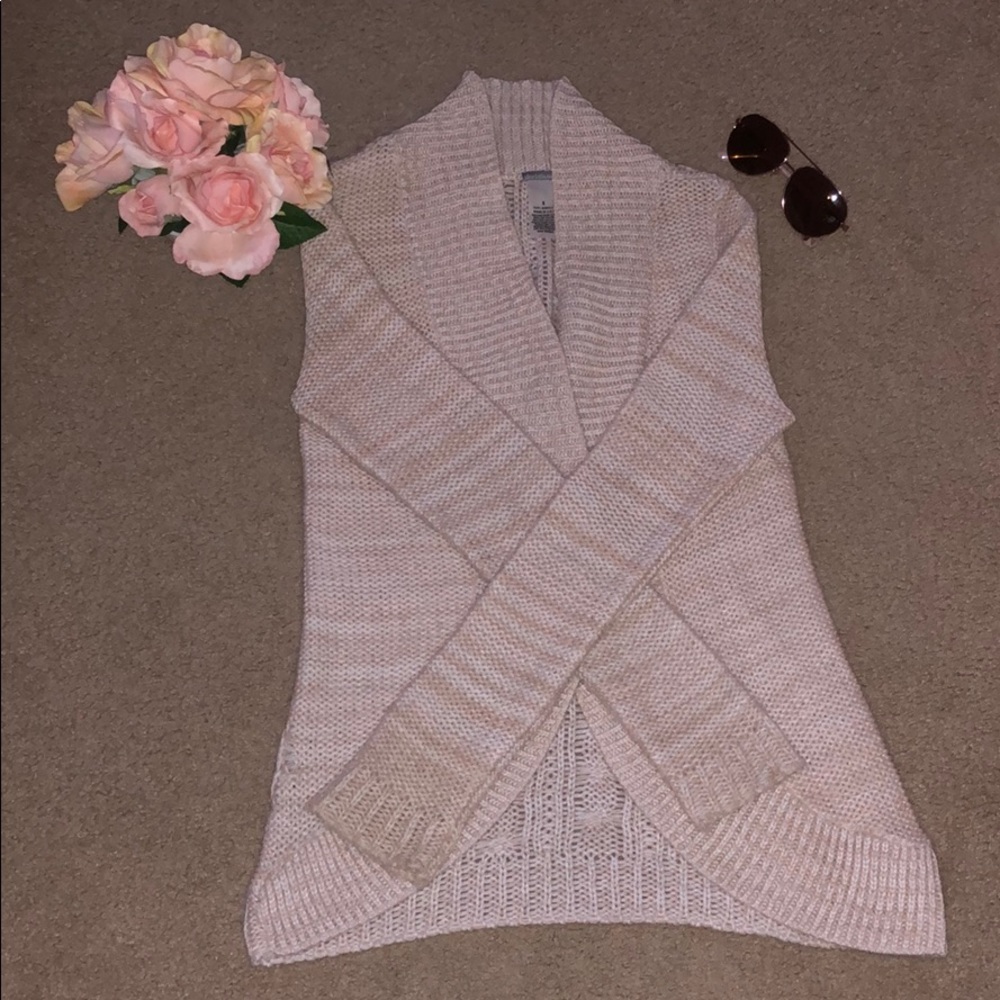 🌸CHARLOTTE RUSSE: Long cream knitted cardigan